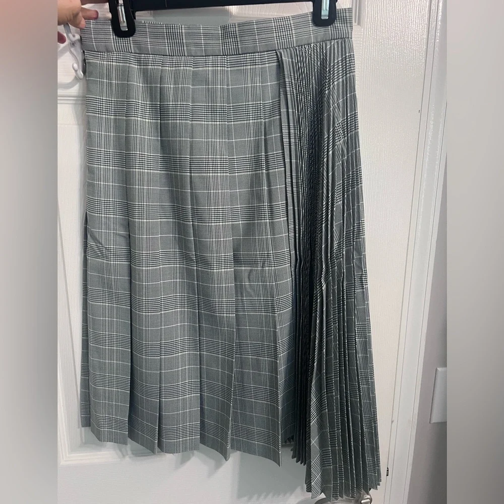 NWT | We AR4 Gray Soft Green Plaid Pleated A-Line Skirt, Size S